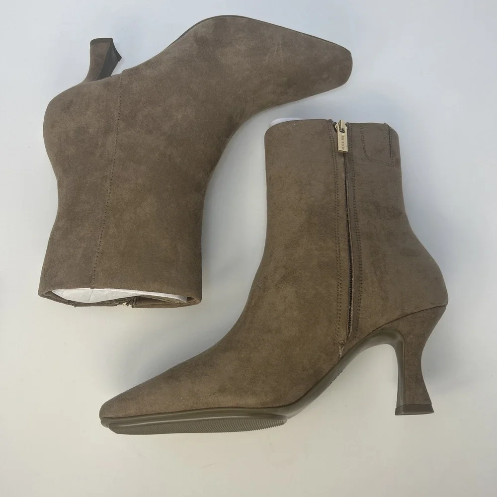 Anne Klein Pablo Women's Bootie Size 9.5 M Taupe Suede Snip‎ Toe Flare Heel NIB